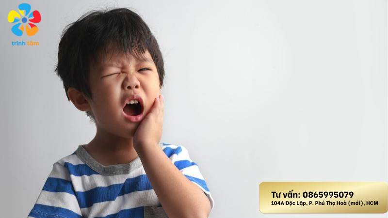 Sâu răng ở trẻ có nên để tự rụng? Chữa sâu răng giá rẻ
